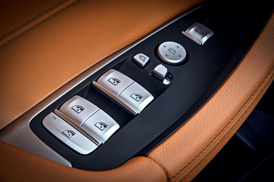 Детали интерьера BMW X3 M40i (G01) 2017 года  (WW) (фото 28 из 184)